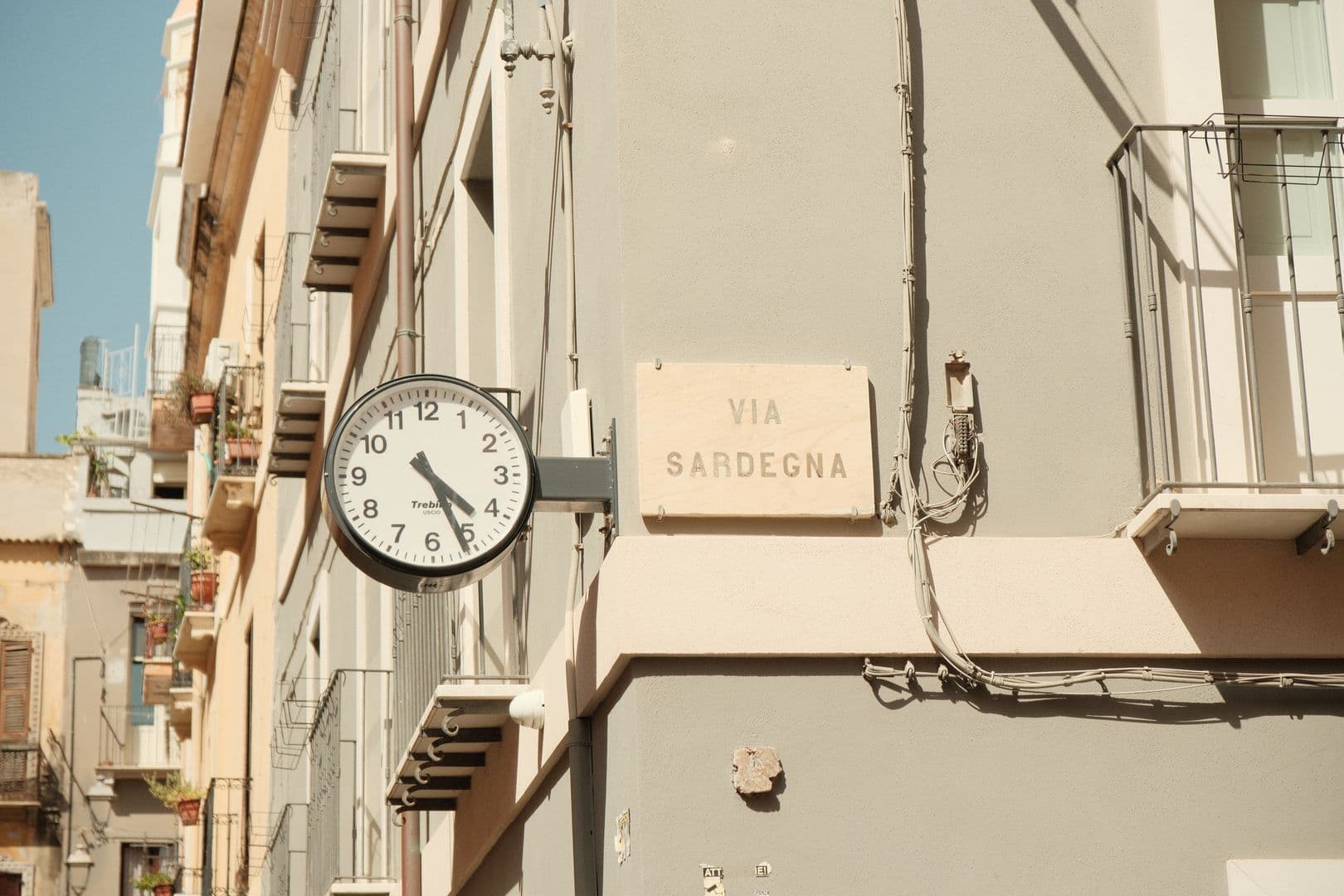 a clock, not showing the number seven though, but it's close enough